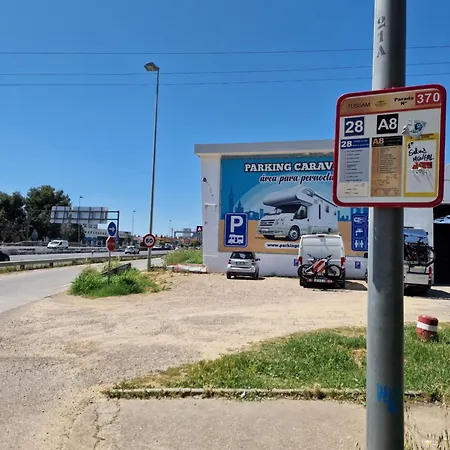 Area Parking Caravane Κάμπινγκ